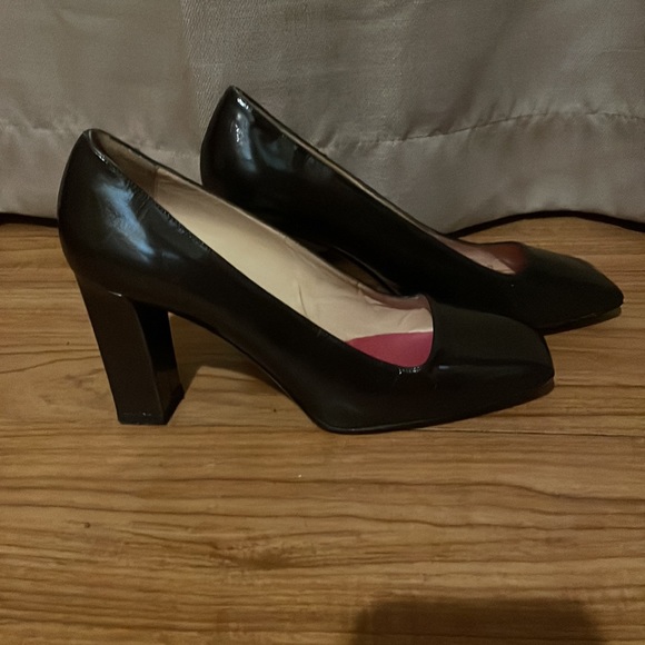 Kate Spade Heels - Picture 2 of 6